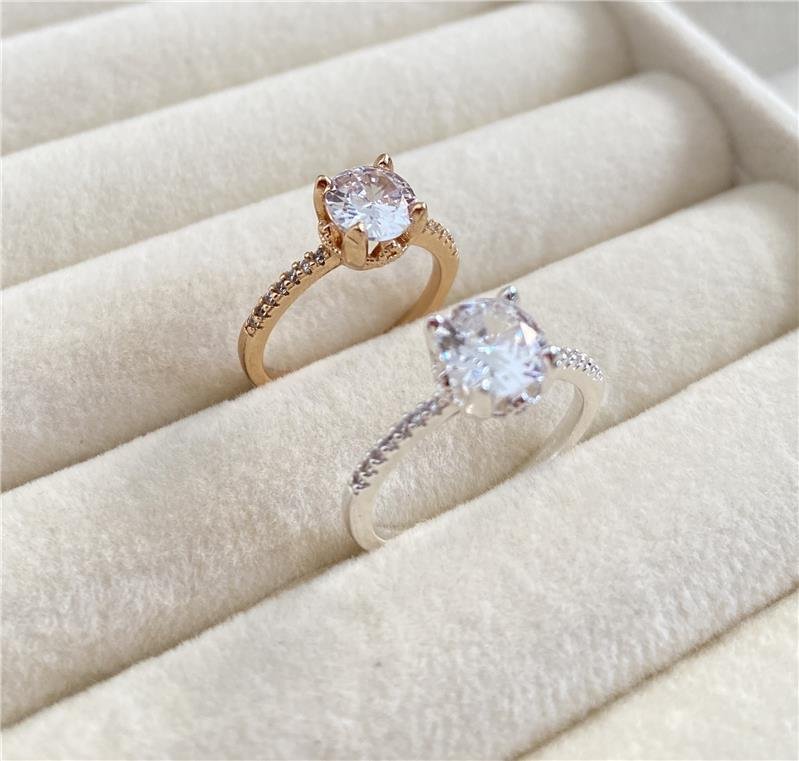 ANEL LUXO SOLITARIO CRAVEJADO COM MAXI ZIRCONIA BANHO PRATA 950