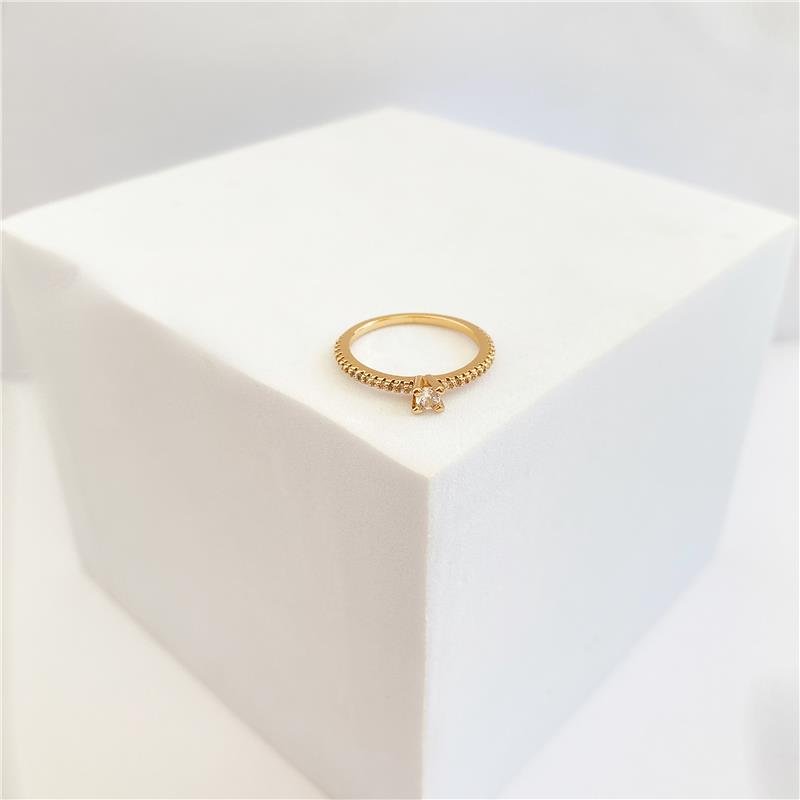 ANEL SOLITARIO PRINCESS CRAVEJADO BANHO OURO 18K