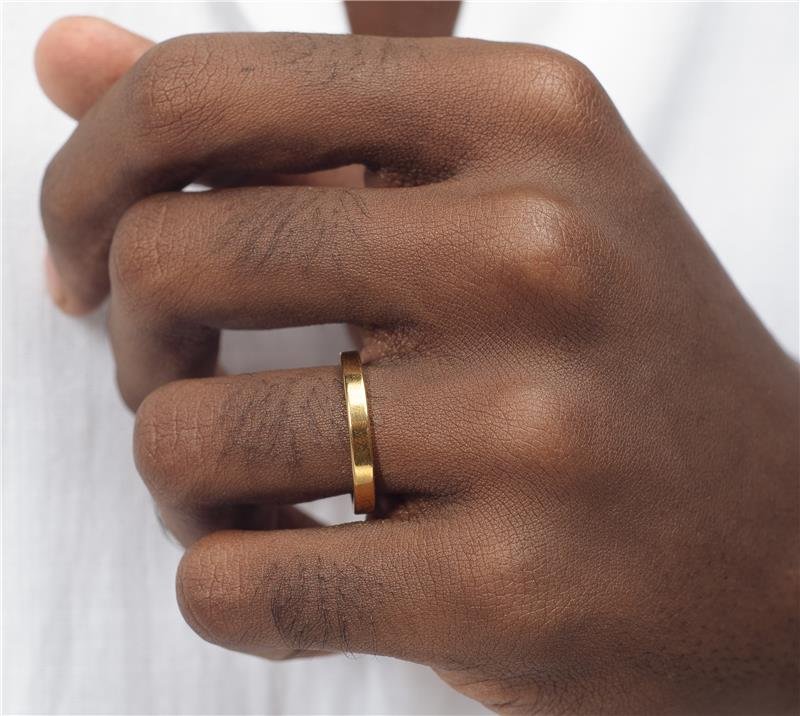ANEL ALIANÇA ANATÔMICA 2MM EM AÇO INOXIDÁVEL COM BANHO OURO 18K