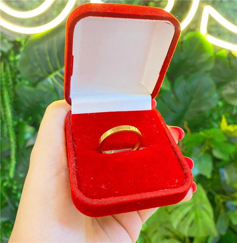 ANEL ALIANÇA ANATÔMICA 2MM EM AÇO INOXIDÁVEL COM BANHO OURO 18K