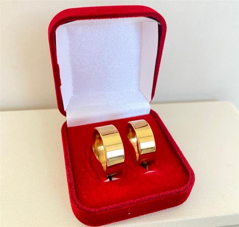 ANEL ALIANÇA LISA GROSSA 8MM EM AÇO INOXIDÁVEL COM BANHO OURO 18K