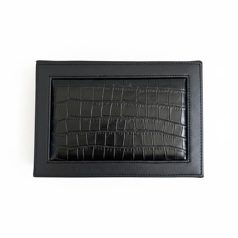 MALETA PRETA TEXTURIZADA E ACOLCHOADA