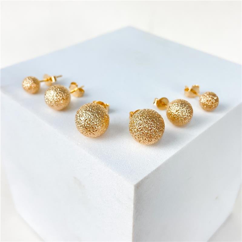 BRINCO BOLA FOSCA PEQUENA BANHO OURO 18K