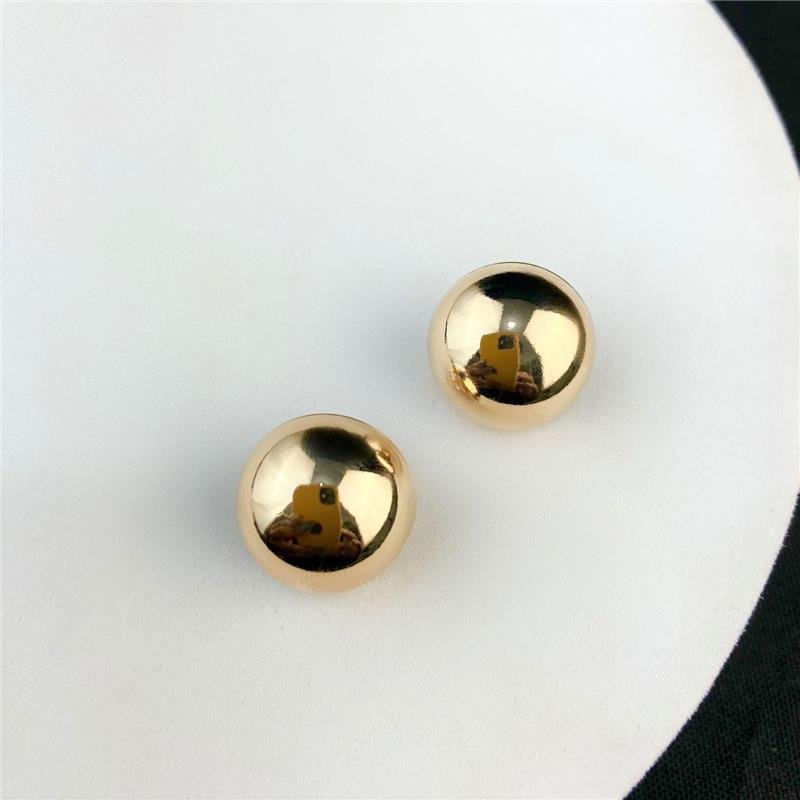 BRINCO BOLA ESFERA GRANDE BANHO OURO 18K