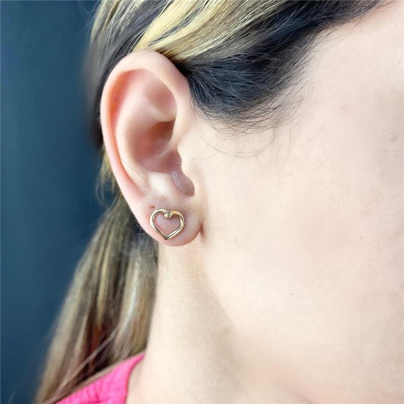 BRINCO CORAÇÃO LISO DELICADO BANHO OURO 18K