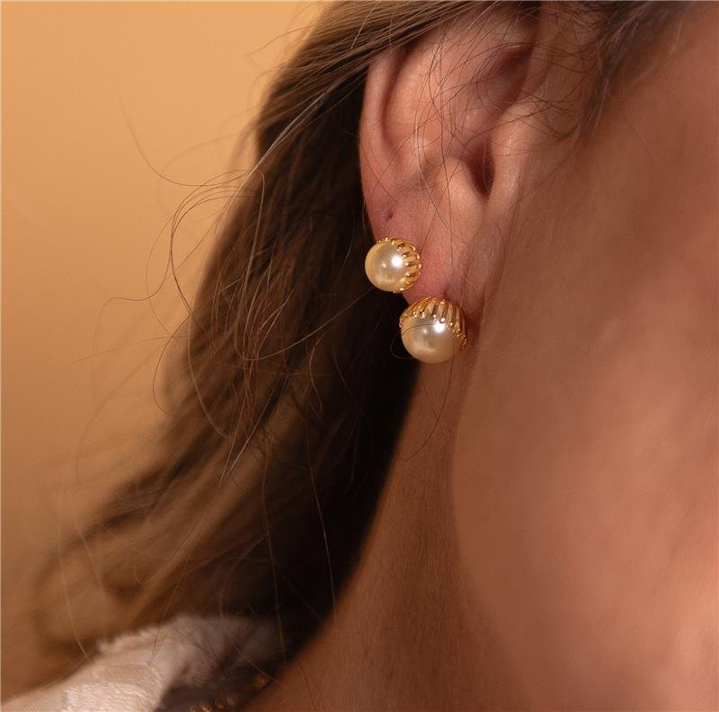 BRINCO PÉROLA MÉDIO BANHO OURO 18K