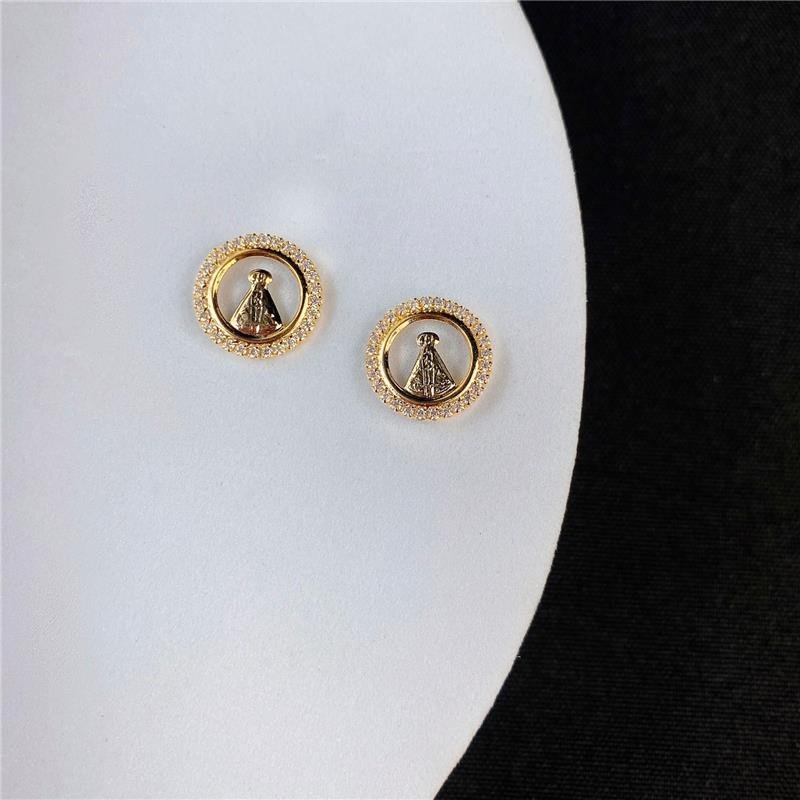 BRINCO NOSSA SENHORA CRAVEJADA BANHO OURO 18K