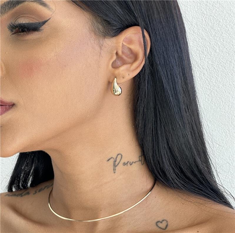 BRINCO MODELINHO GOTA D'AGUA MEDIO BANHO OURO 18K