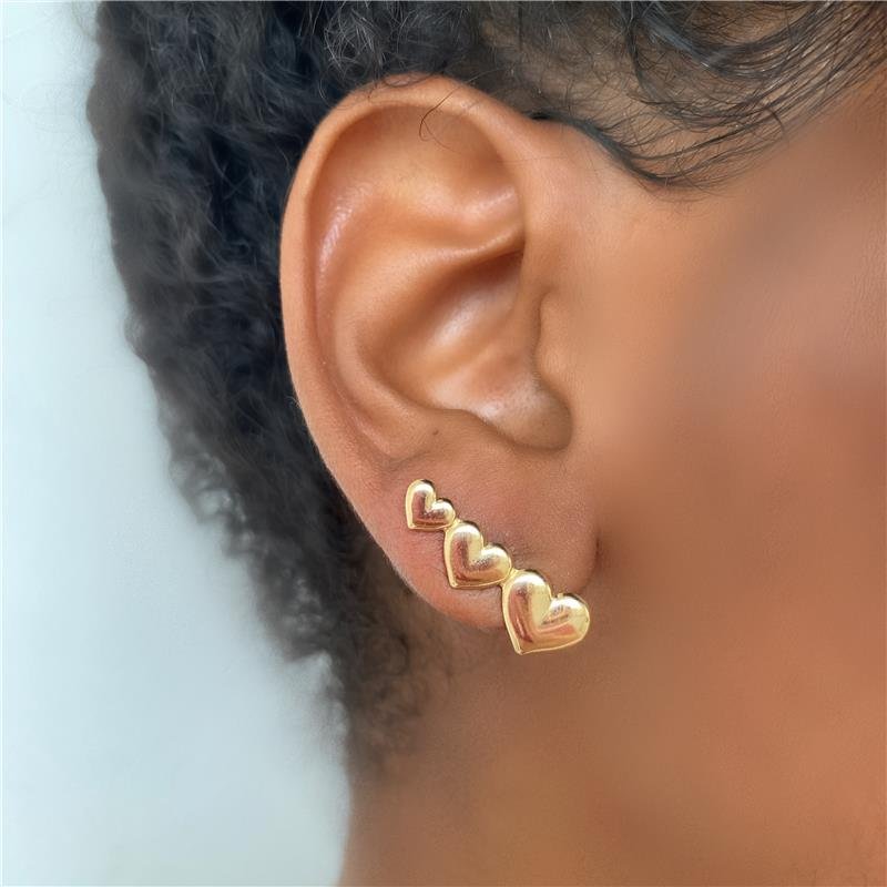 BRINCO EAR CUFF CORAÇÕES BANHO OURO 18K