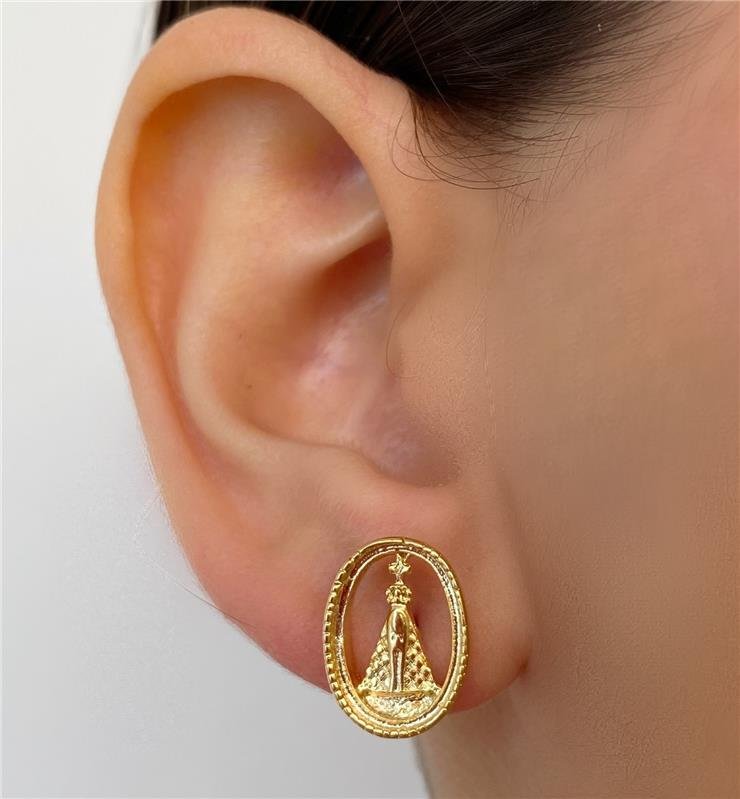 BRINCO NOSSA SENHORA VAZADA BANHO OURO 18K 