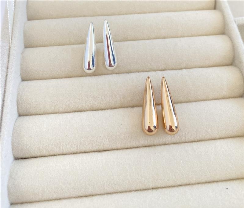 BRINCO LONGO DESIGN GOTA MEDIO BANHO PRATA 950