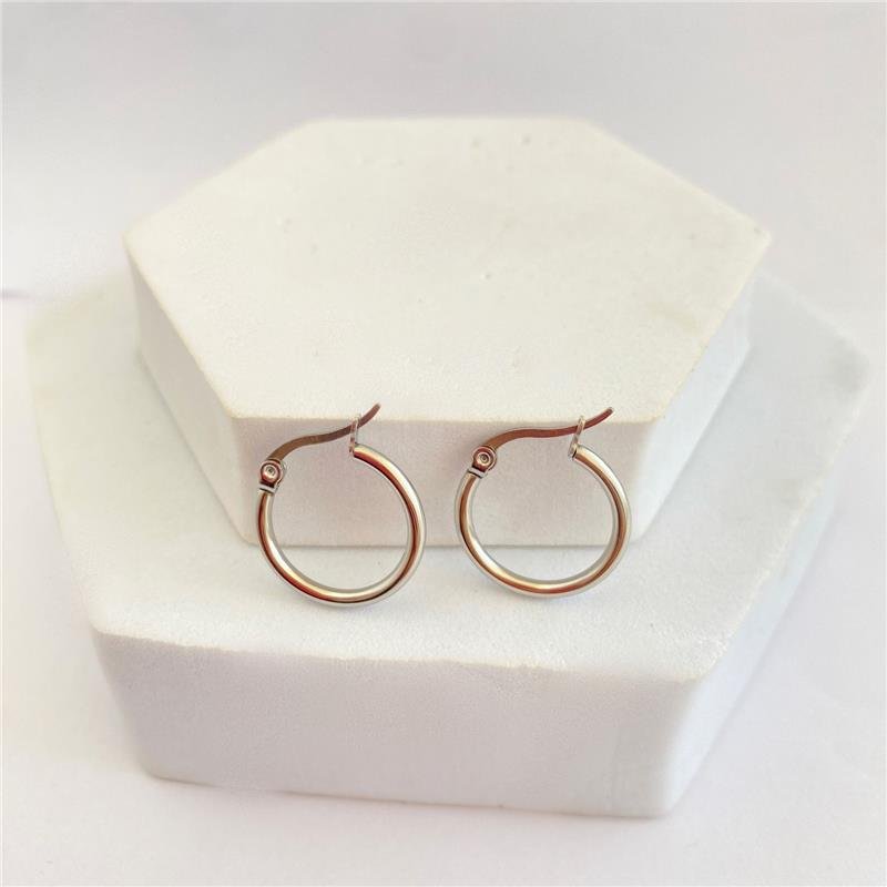 BRINCO ARGOLA LISA PP EM AÇO INOXIDÁVEL 