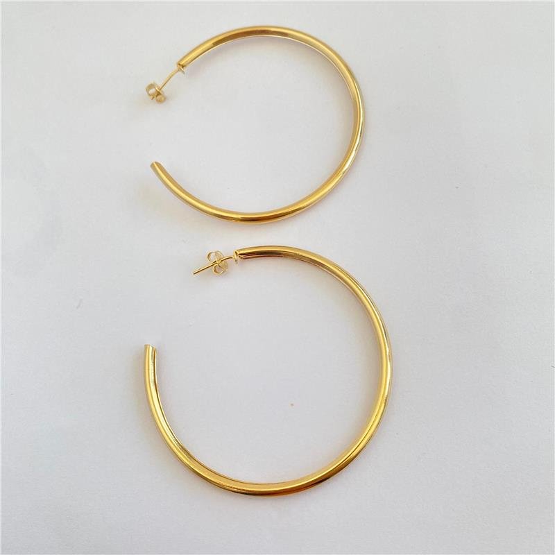 BRINCO ARGOLA TUBO GRANDE BANHO OURO 18K