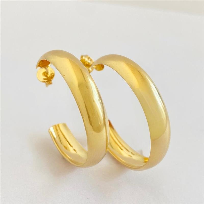 BRINCO ARGOLA ABAULADA MÉDIA BANHO OURO 18K