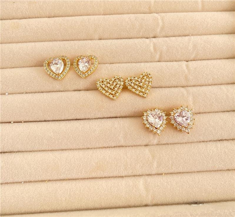 BRINCO JOIA LUXO CORAÇÃO PONTO DE LUZ ZIRCÔNIA EM BANHO OURO 18K