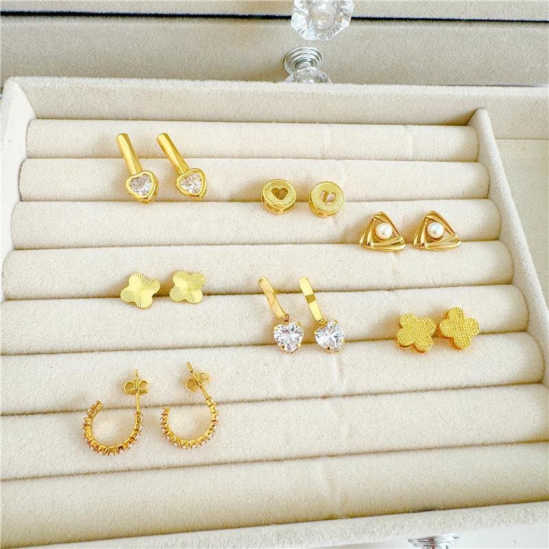 BRINCO PÊNDULO CORAÇÃO ZIRCÔNIA BANHO OURO 18K