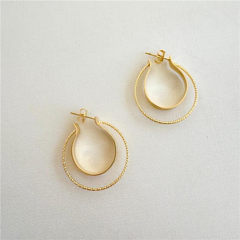 BRINCO ARGOLA DUPLA FIO TRABALHADO E LISO BANHO OURO 18K