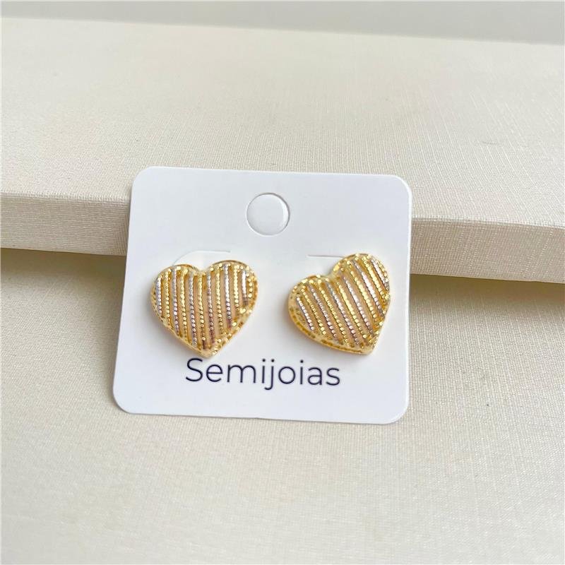 BRINCO CORAÇÃO LISTRAS DUAS CORES BANHO OURO 18K