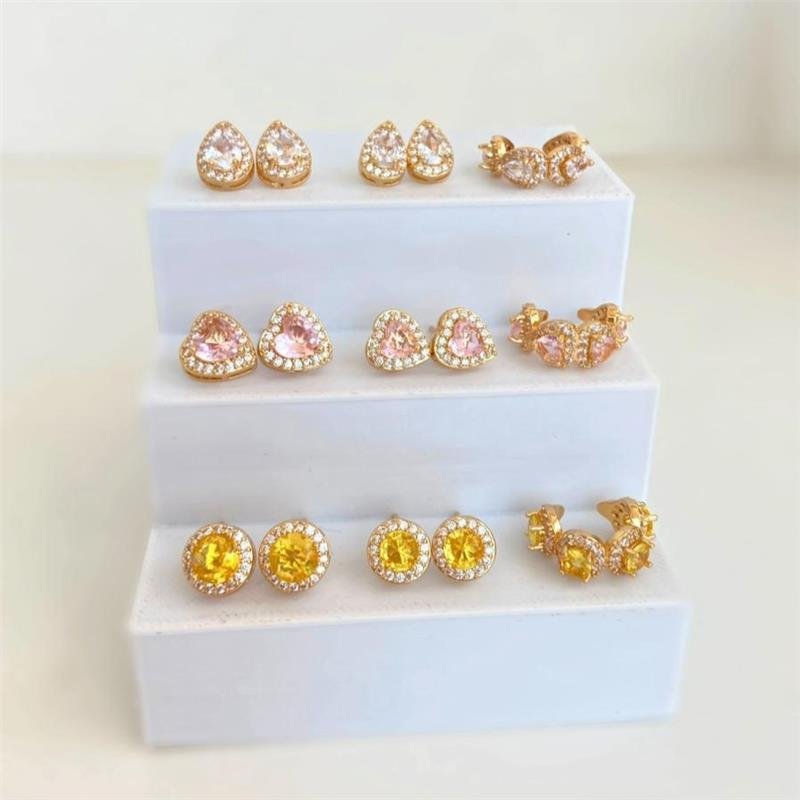 BRINCO TRIO CORAÇÃO ROSA CRAVEJADO E PIERCING FAKE CORAÇÃO BANHO OURO 18K