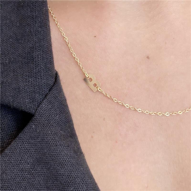 COLAR INICIAL LETRA B MINIMALISTA COM CARTÃO PRESENTE BANHO OURO 18K