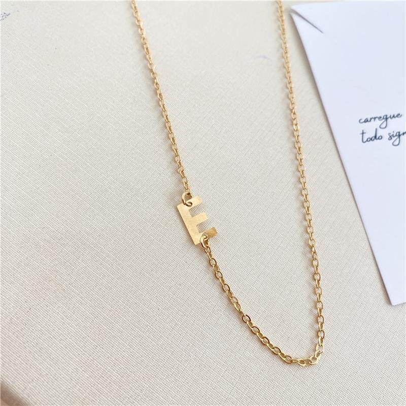 COLAR INICIAL LETRA B MINIMALISTA COM CARTÃO PRESENTE BANHO OURO 18K