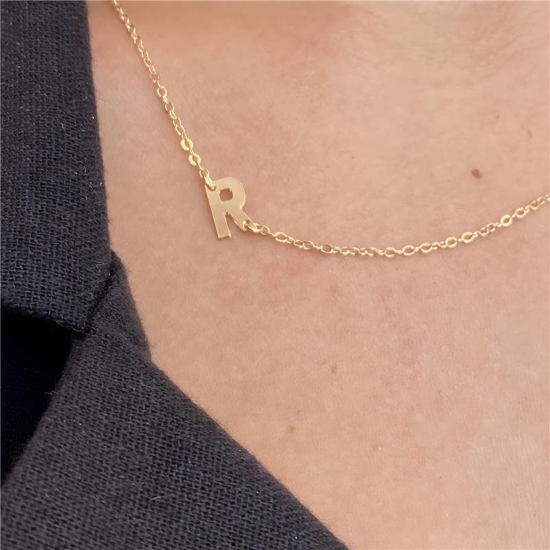 COLAR INICIAL LETRA R MINIMALISTA COM CARTÃO PRESENTE BANHO OURO 18K