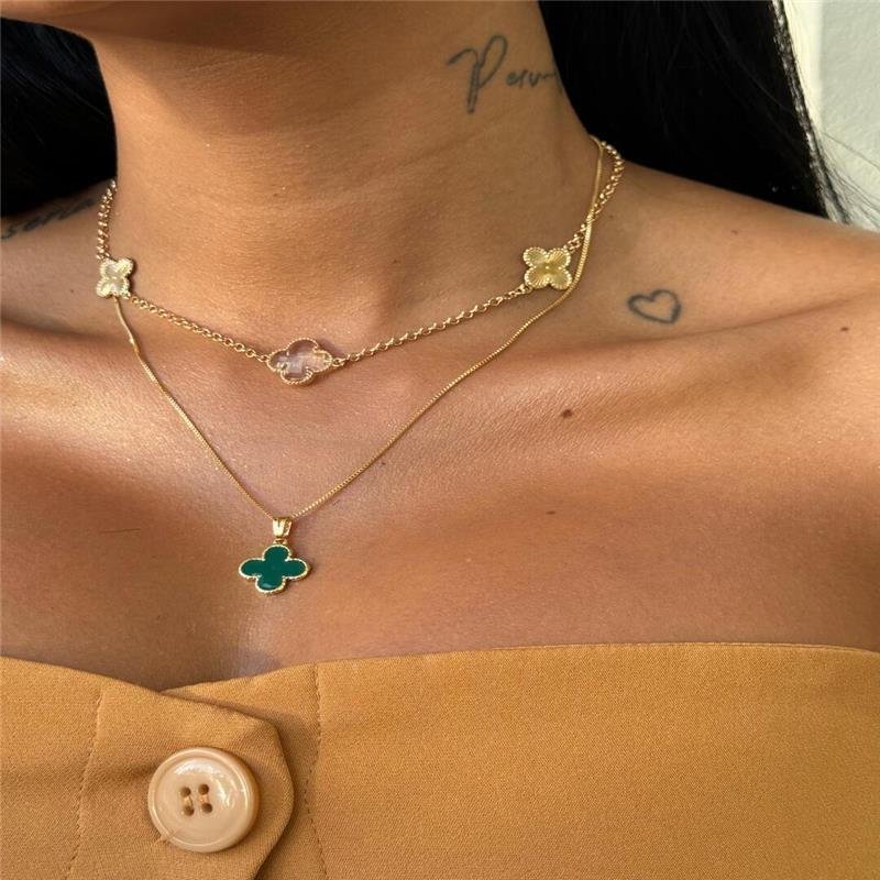 COLAR TREVO RESINA VERDE BANHO OURO 18K