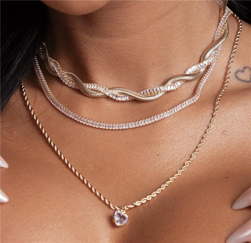 COLAR CHOKER BAGUETE CRISTAL BANHO OURO 18K