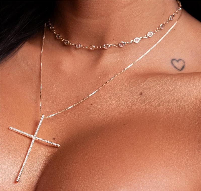 COLAR VENEZIANA CRUZ CRAVEJADA BANHO OURO 18K