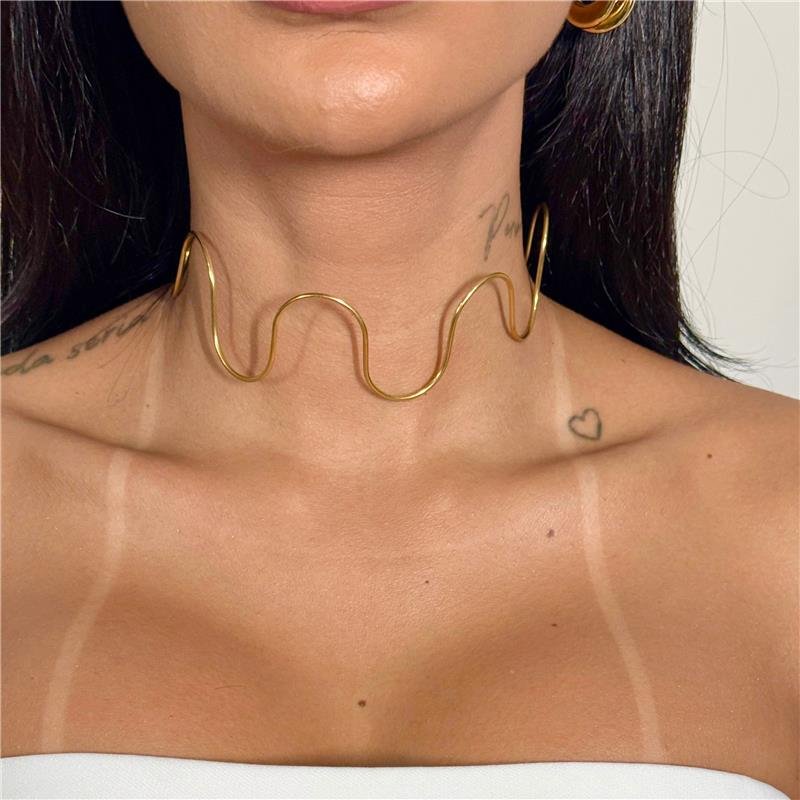 COLAR CHOKER FIO ONDULADO BANHO OURO 18K