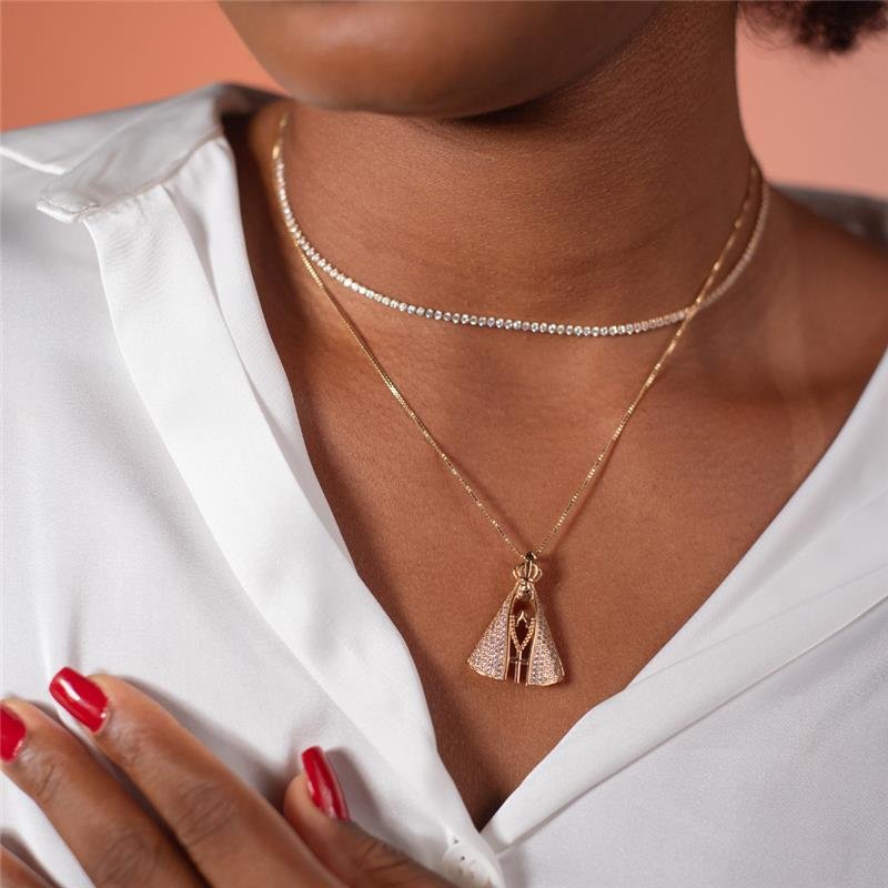 COLAR NOSSA SENHORA CRAVEJADA BANHO OURO 18K