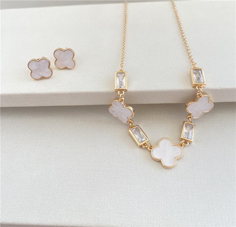 CONJUNTO TREVO MADRE PÉROLA COM ZIRCÔNIA RETANGULAR BANHO OURO 18K