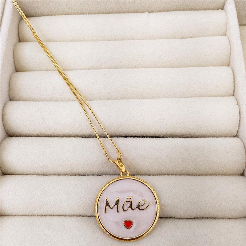 COLAR MÃE EM MADRE PÉROLA COM CORAÇÃO BANHO OURO 18K
