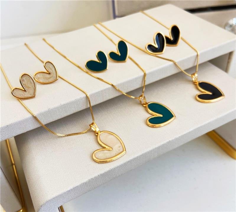  CONJUNTO CORAÇÃO MADRE PÉROLA BANHO OURO 18K