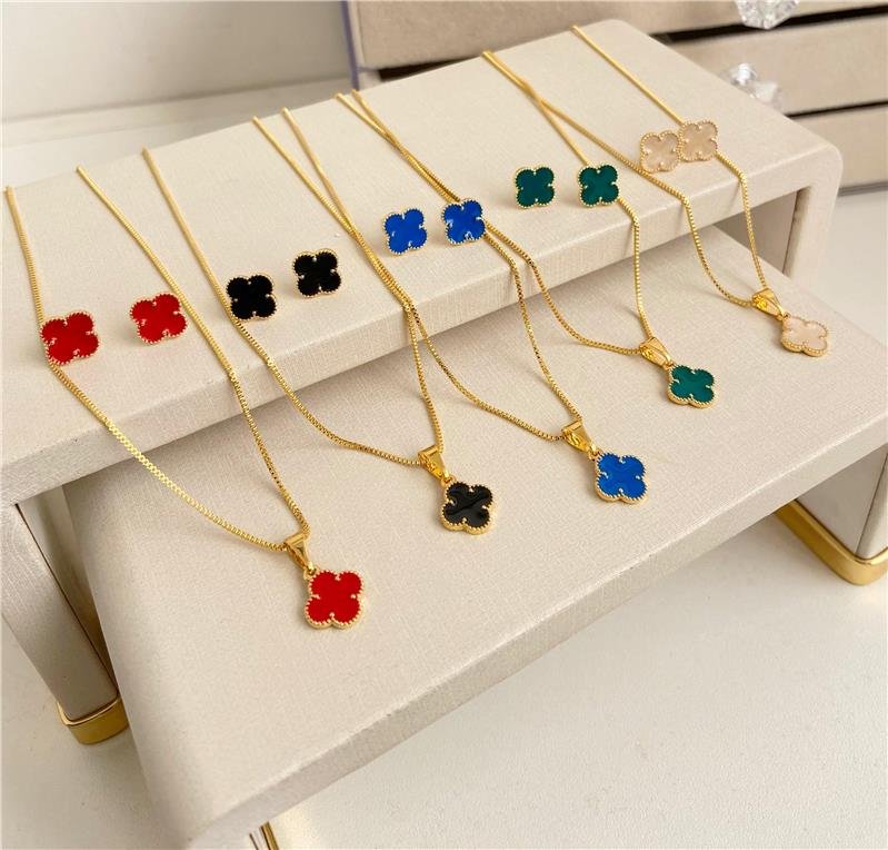  CONJUNTO TREVO MADRE PÉROLA BANHO OURO 18K