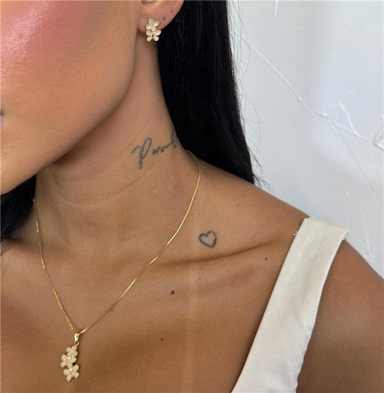 CONJUNTO TREVO COM BORBOLETA MADRE PÉROLA BANHO OURO 18K