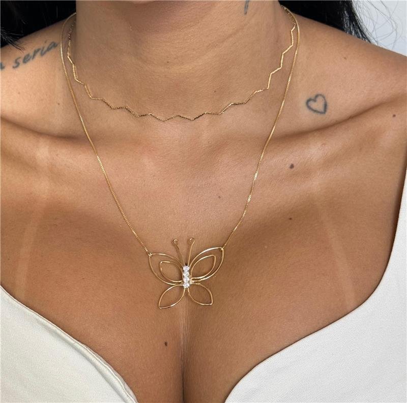 COLAR BORBOLETA MAXI VAZADA CRAVEJADA BANHO OURO 18K 