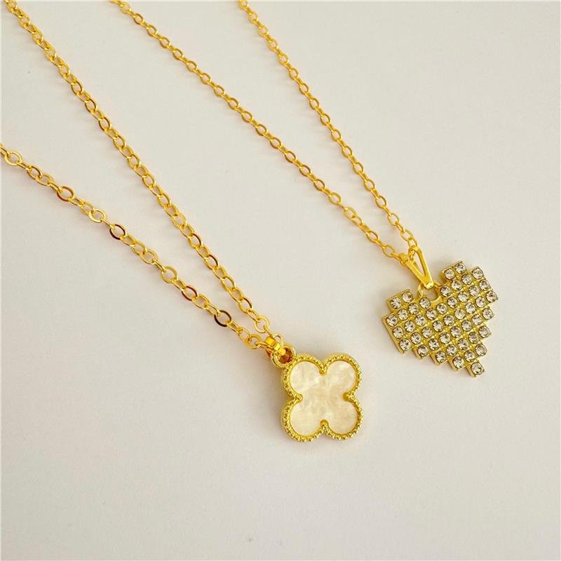 COLAR TREVO MADRE PÉROLA BANHO OURO 18K