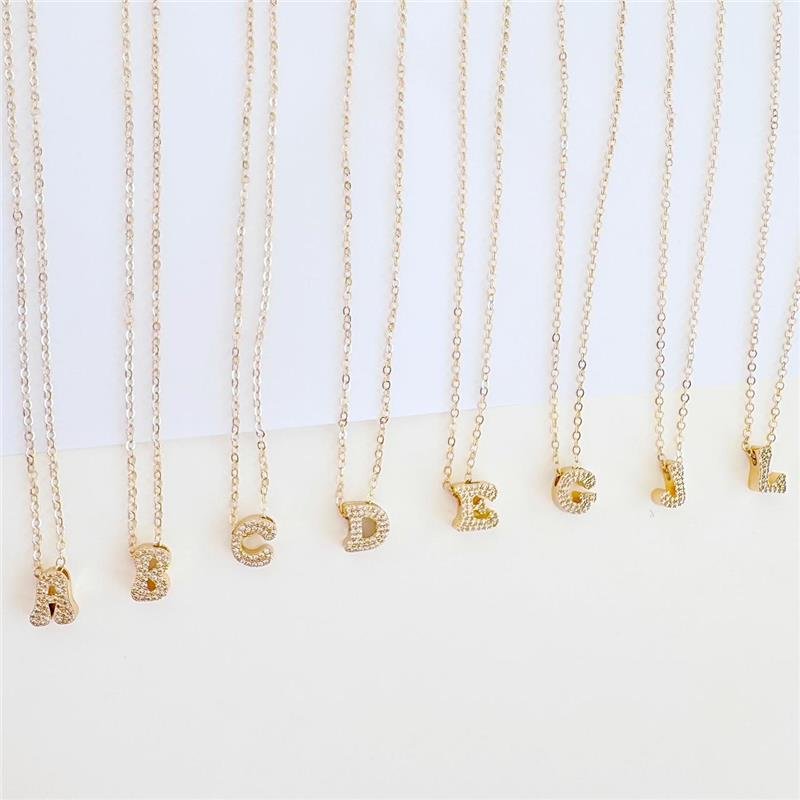 COLAR PINGENTE LETRA D CRAVEJADA BANHO OURO 18K