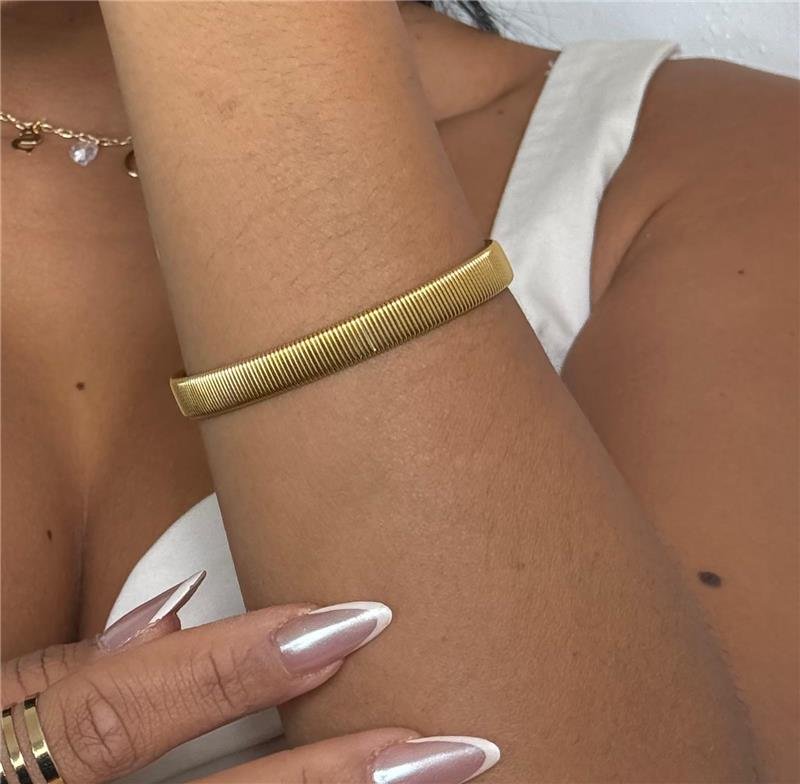  BRACELETE RISCADO EM AÇO INOXIDÁVEL COM BANHO OURO18K