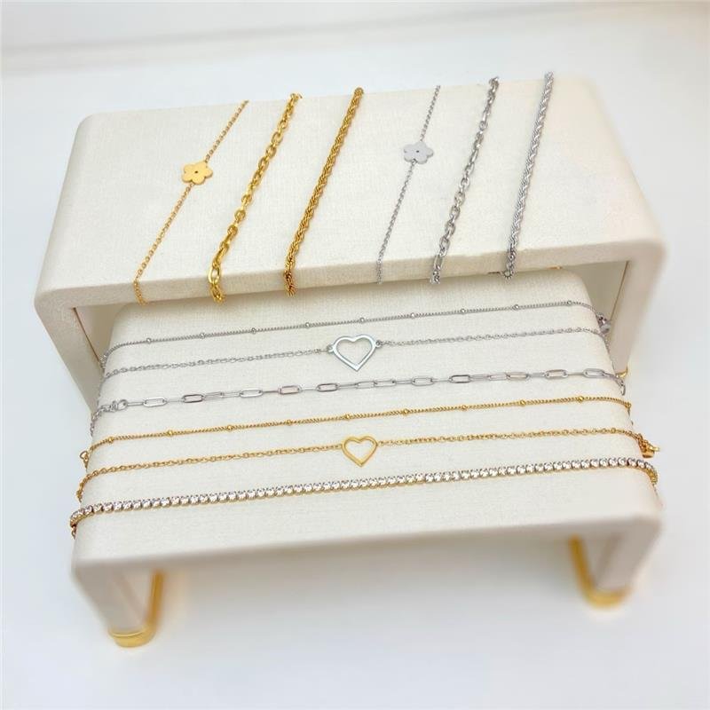 KIT PULSEIRA TREVO,CORDÃO BAIANO E GRUMET EM AÇO INOXIDÁVEL COM BANHO OURO 18K