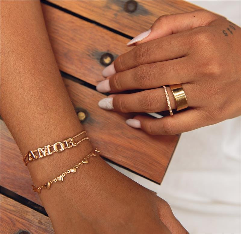 PULSEIRA GRAVATA CORAÇÕES MINI BANHO OURO 18K