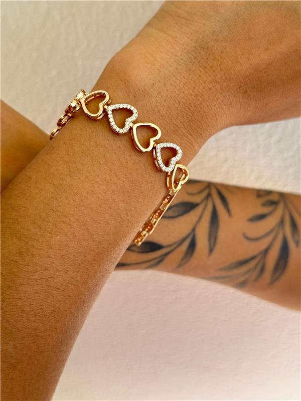 PULSEIRA LUXO CORAÇÕES CRAVEJADOS VAZADO BANHO OURO 18K